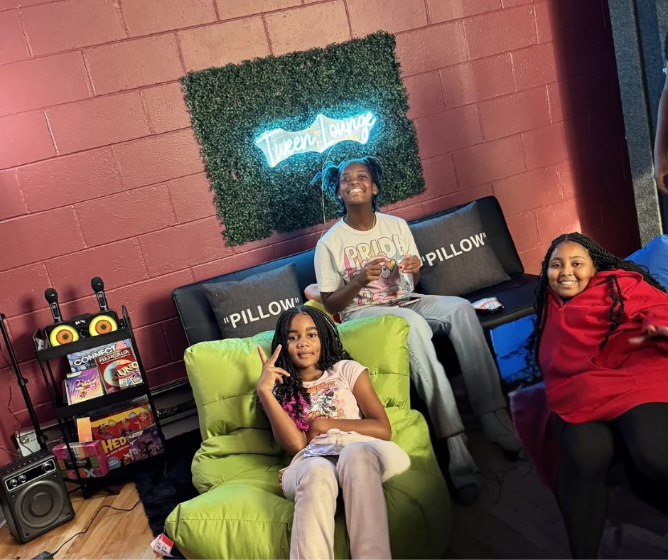 Tweens relaxing and gaming in the Tween Room at BGCM Tweens relaxing and gaming in the Tween Room at BGCM