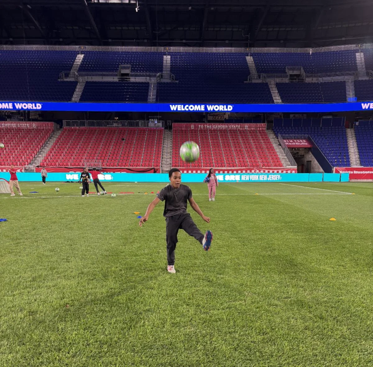 kids-take-to-the-field-oct-2025-02